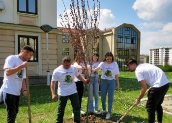 U susret Danu planete Zemlje – zajednička akcija JKP “Šumadija” i srednjoškolaca