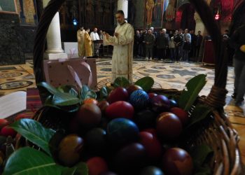 Vaskršnja ponoćna Liturgija u crkvi Svetog Đorđa na Oplencu