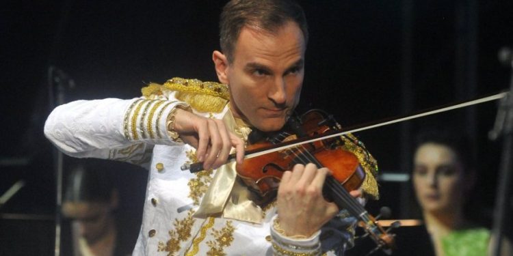 Nastup Stefana Milnekovića u Kragujevcu: Virtuoz na violini imaće koncert u Drugoj kragujevačkoj gimnaziji