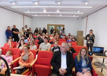 Topola: Dodela dečijih autosedišta