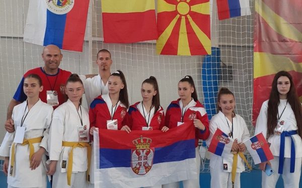 Osam medalja Topolskim karatistima