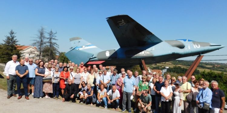 Topola: U čast pilotu majoru Zoranu Tomiću (VIDEO)