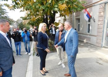 Ministarka za brigu o porodici i demografiju Srbije, Darija Kisić posetila opštinu Topola (Video – Foto)