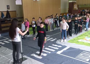 Bezbednost dece u saobraćaju: Edukacija osnovaca u opštini Topola