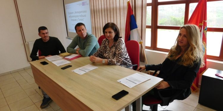 Podrška starima u Topoli (Video/Foto)