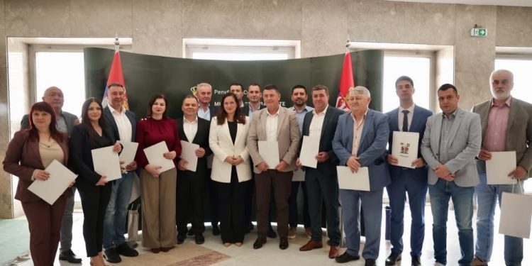 Ministarstvo zaštite životne sredine dodelilo Ugovor o sufinansiranju realizacije projekta izgradnje sistema upravljanja otpadom u 2026. za opštinu Topola.